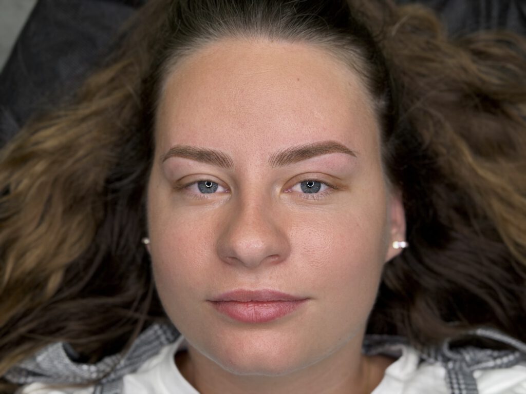 CombiBrows by Veronika – prirodzené obočie